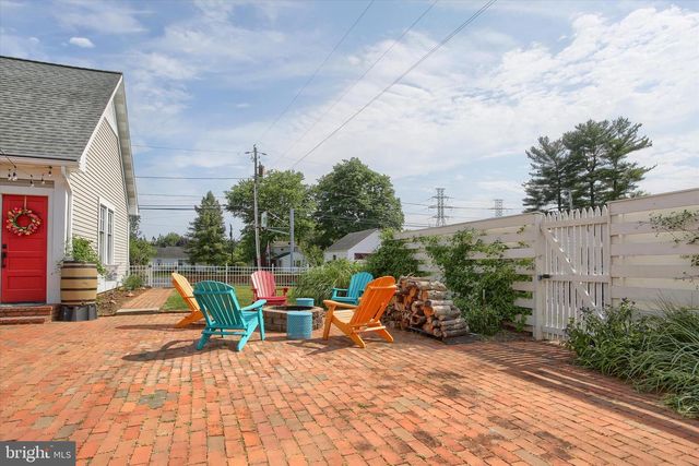 535 W HIGH ST, Hummelstown, PA 17036