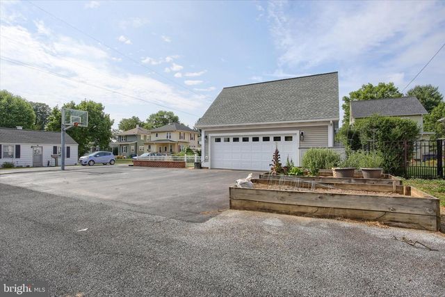 535 W HIGH ST, Hummelstown, PA 17036