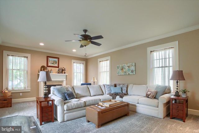 535 W HIGH ST, Hummelstown, PA 17036