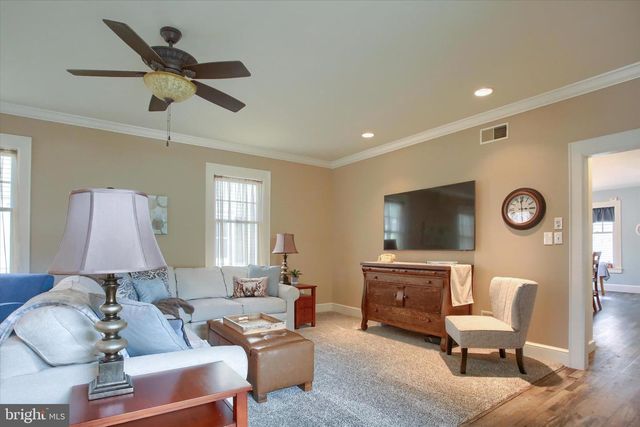 535 W HIGH ST, Hummelstown, PA 17036