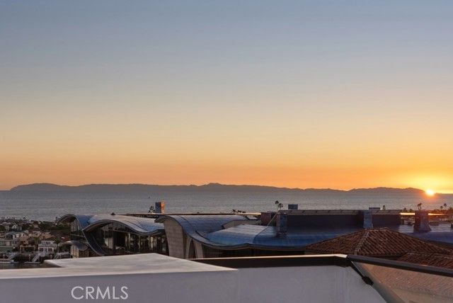 220 Carnation Avenue, Corona Del Mar (newport Beach), CA 92625