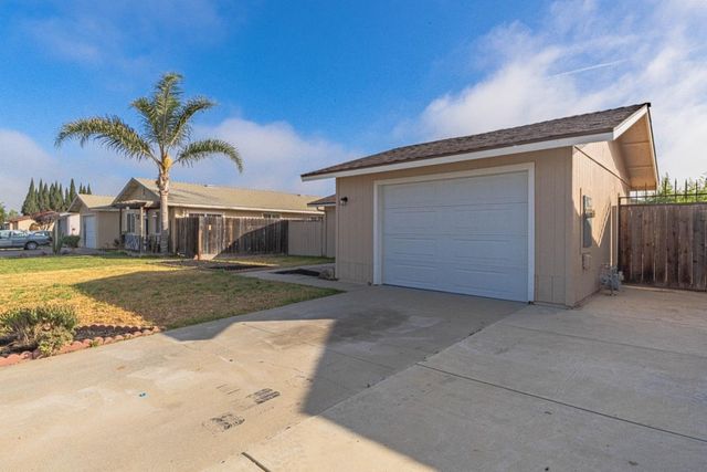 614 Maple Street, King City, CA 93930
