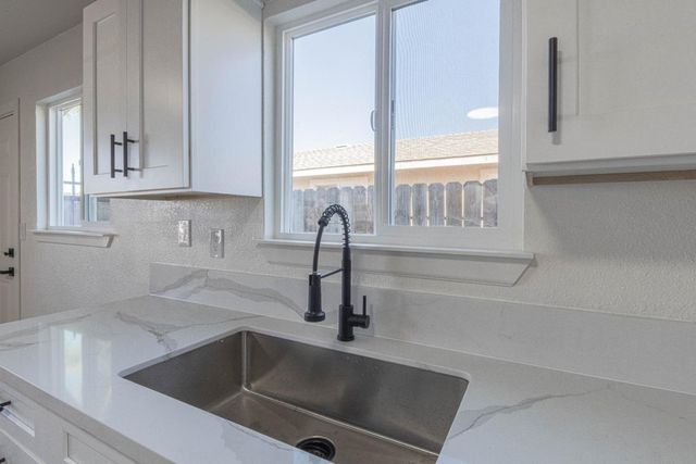 614 Maple Street, King City, CA 93930