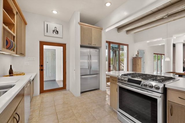 1033 Brisa Circle, Santa Fe, NM 87507