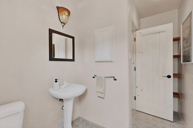 1033 Brisa Circle, Santa Fe, NM 87507