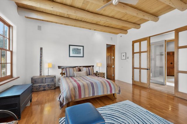 1033 Brisa Circle, Santa Fe, NM 87507