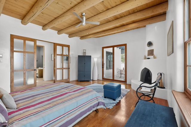 1033 Brisa Circle, Santa Fe, NM 87507
