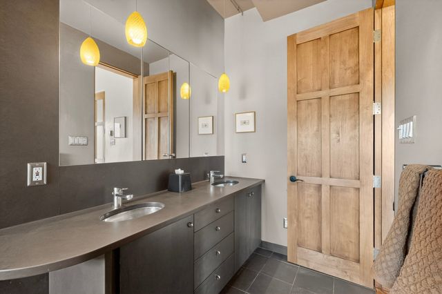 1033 Brisa Circle, Santa Fe, NM 87507