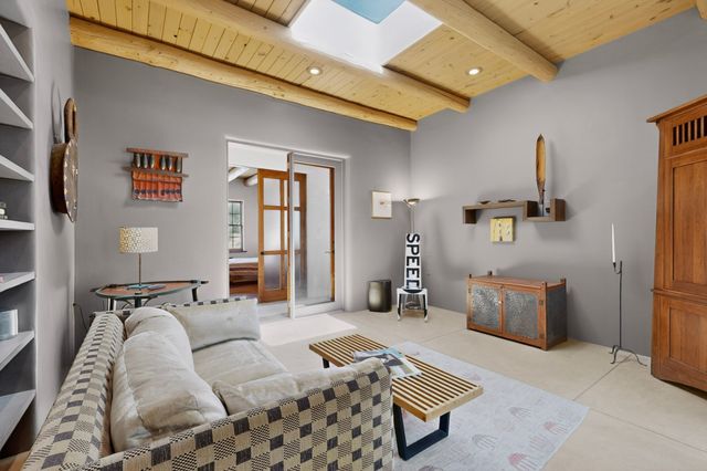 1033 Brisa Circle, Santa Fe, NM 87507