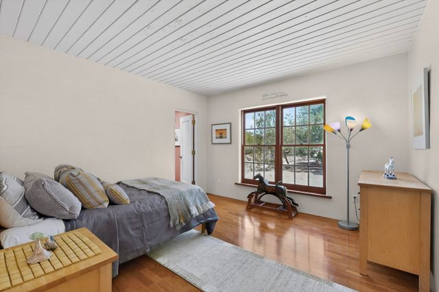 1033 Brisa Circle, Santa Fe, NM 87507