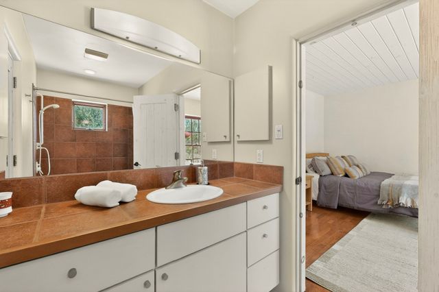 1033 Brisa Circle, Santa Fe, NM 87507