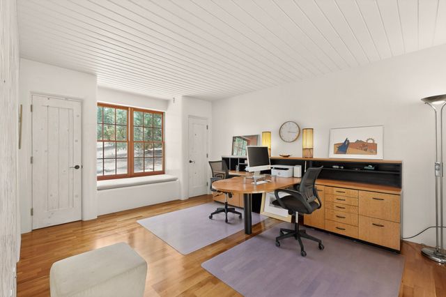 1033 Brisa Circle, Santa Fe, NM 87507