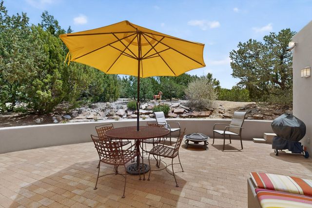 1033 Brisa Circle, Santa Fe, NM 87507