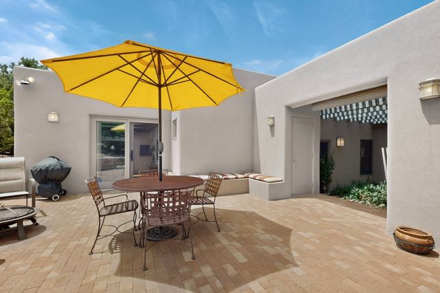 1033 Brisa Circle, Santa Fe, NM 87507