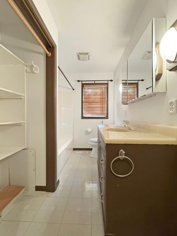 1812 America Court NW, Bemidji, MN 56601