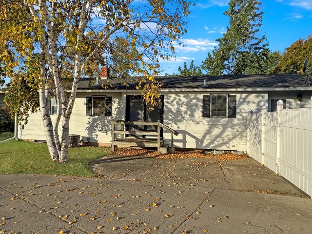 1812 America Court NW, Bemidji, MN 56601