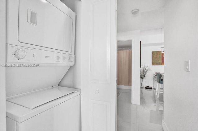 7900 Harbor Island Dr 704, North Bay Village, FL 33141