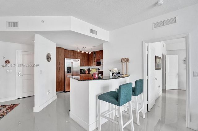 7900 Harbor Island Dr 704, North Bay Village, FL 33141