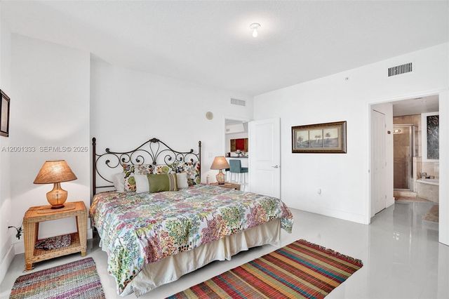 7900 Harbor Island Dr 704, North Bay Village, FL 33141