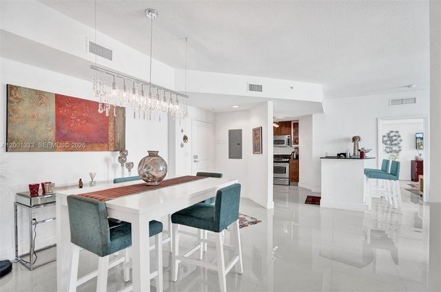 7900 Harbor Island Dr 704, North Bay Village, FL 33141