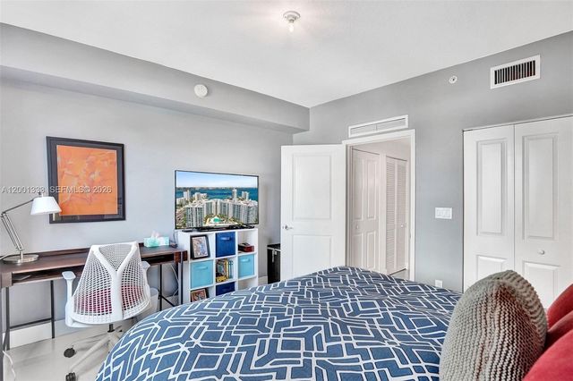 7900 Harbor Island Dr 704, North Bay Village, FL 33141