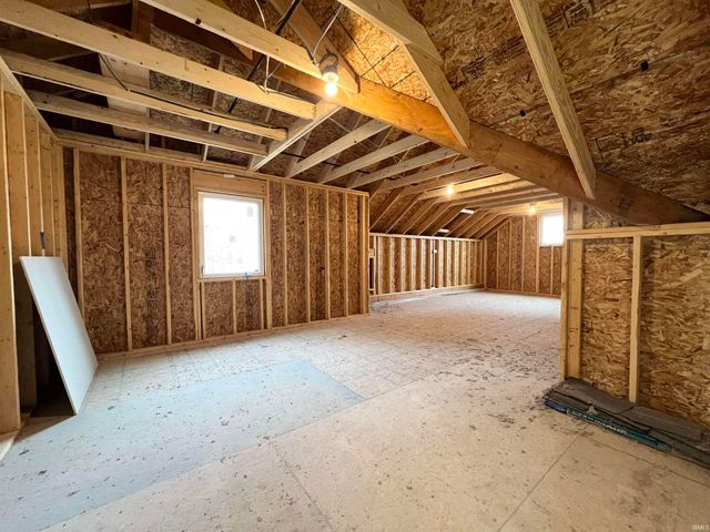 8768 Grand Forest Drive, New Haven, IN 46774