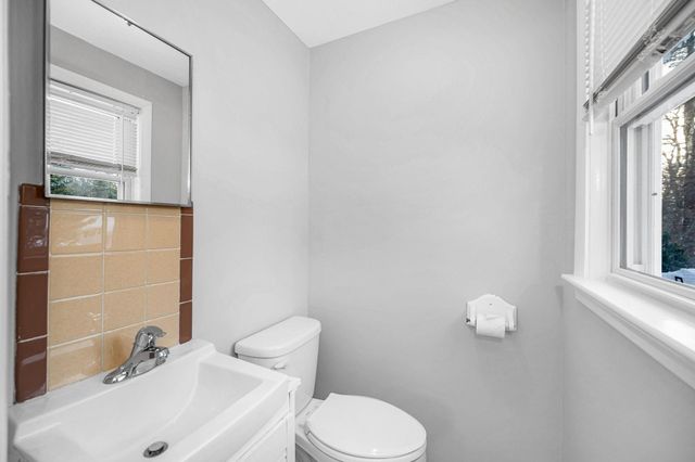 5 Craven Terrace, Derry, NH 03038