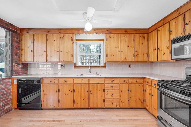 5 Craven Terrace, Derry, NH 03038