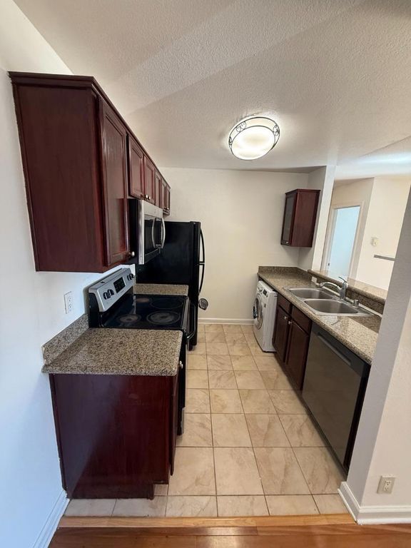 Image 4 of property listing at 37303 Sequoia Road, Fremont, CA 94536