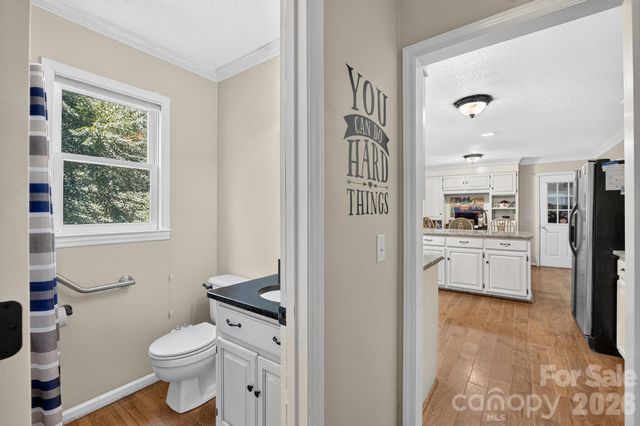 1001 Plantation Drive NE, Lenoir, NC 28645