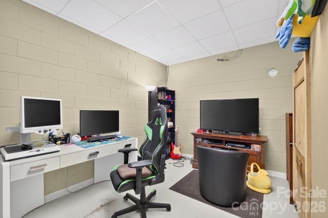 1001 Plantation Drive NE, Lenoir, NC 28645