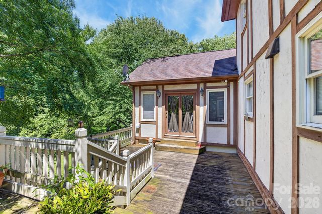 1001 Plantation Drive NE, Lenoir, NC 28645