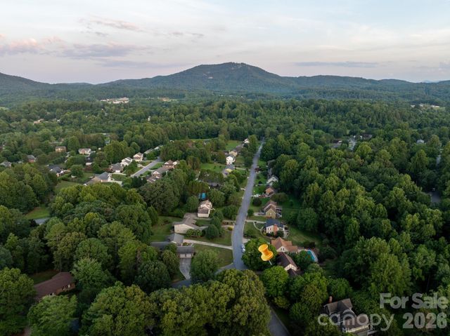 1001 Plantation Drive NE, Lenoir, NC 28645