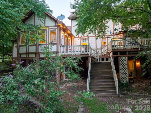 1001 Plantation Drive NE, Lenoir, NC 28645