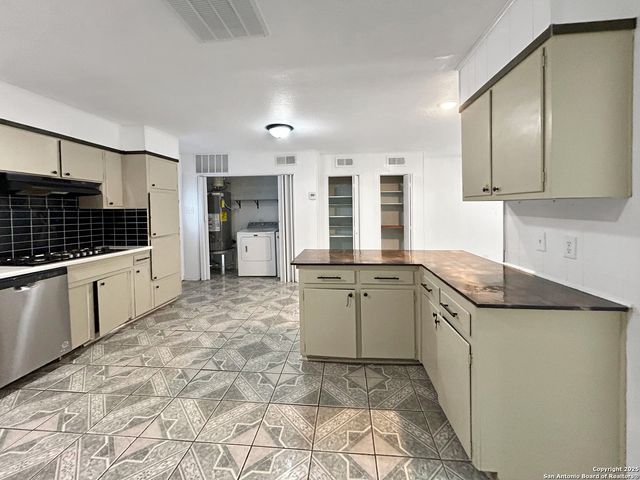 546 Creath, San Antonio, TX 78221