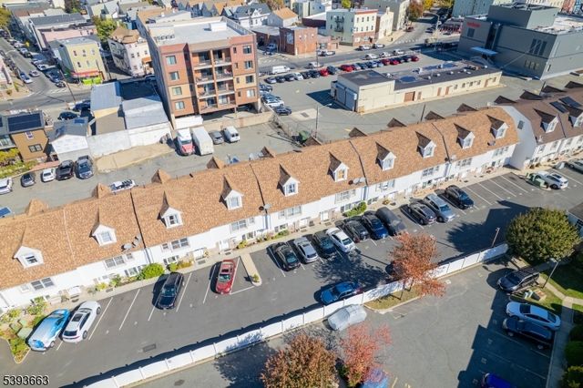 13 Val Sumo Ln, Newark City, NJ 07105