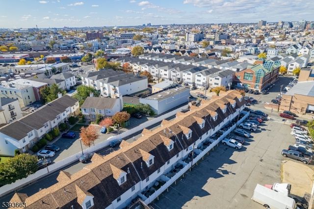 13 Val Sumo Ln, Newark City, NJ 07105