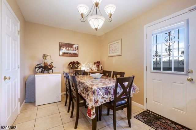 13 Val Sumo Ln, Newark City, NJ 07105