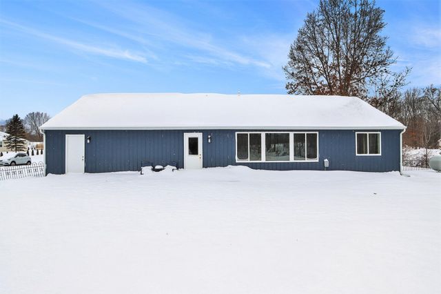 75603 Ridgeway Drive, Lawton, MI 49065