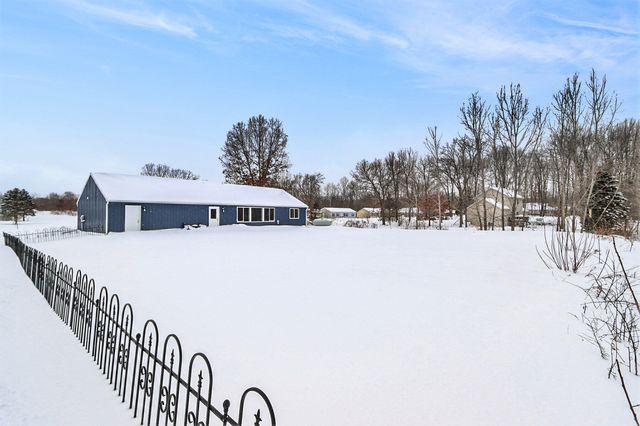 75603 Ridgeway Drive, Lawton, MI 49065