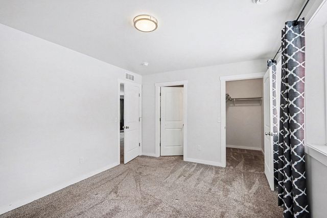 75603 Ridgeway Drive, Lawton, MI 49065
