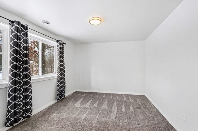 75603 Ridgeway Drive, Lawton, MI 49065