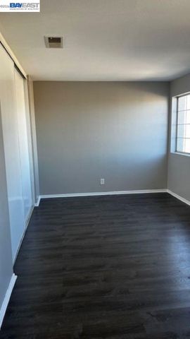 2310 Lightcap St, Lancaster, CA 93535