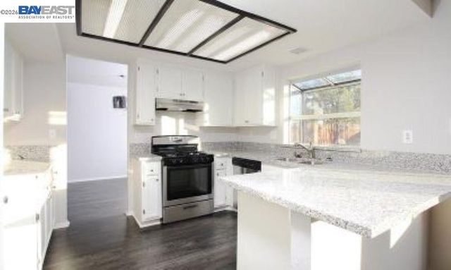 2310 Lightcap St, Lancaster, CA 93535