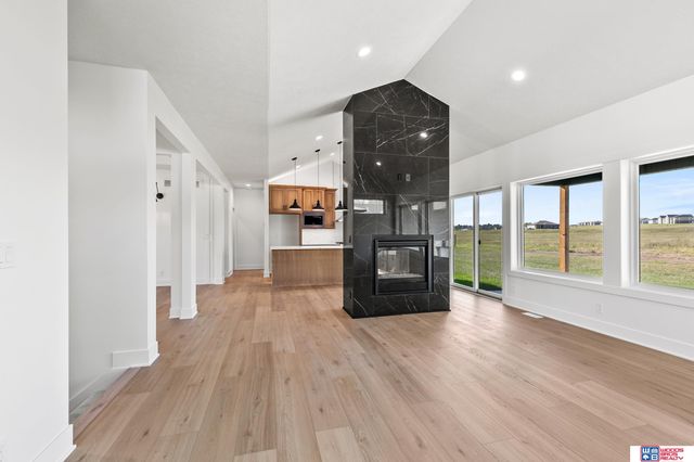 3620 Tree Line Drive, Lincoln, NE 68516