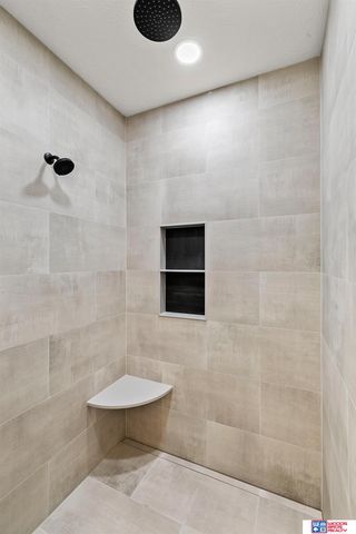 3620 Tree Line Drive, Lincoln, NE 68516