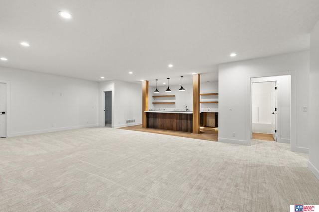 3620 Tree Line Drive, Lincoln, NE 68516