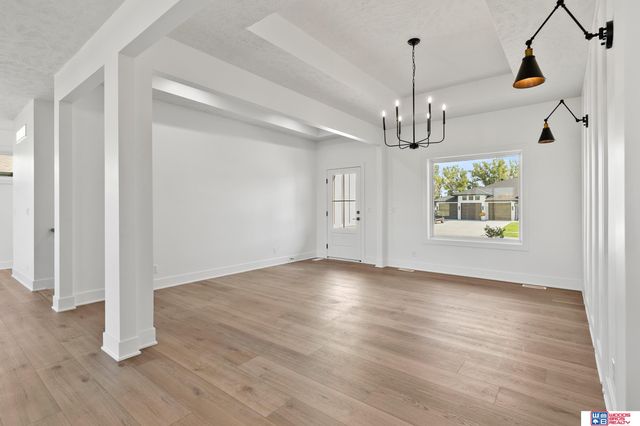 3620 Tree Line Drive, Lincoln, NE 68516