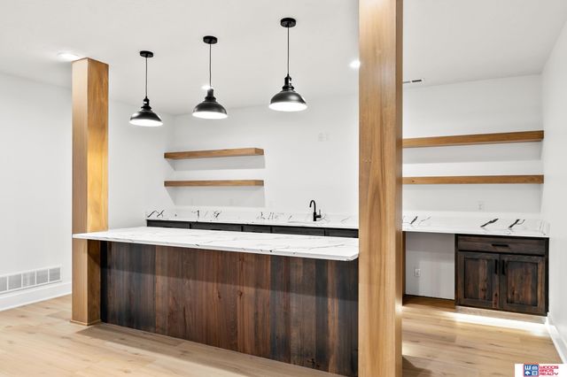 3620 Tree Line Drive, Lincoln, NE 68516