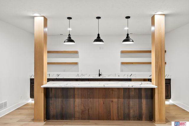 3620 Tree Line Drive, Lincoln, NE 68516